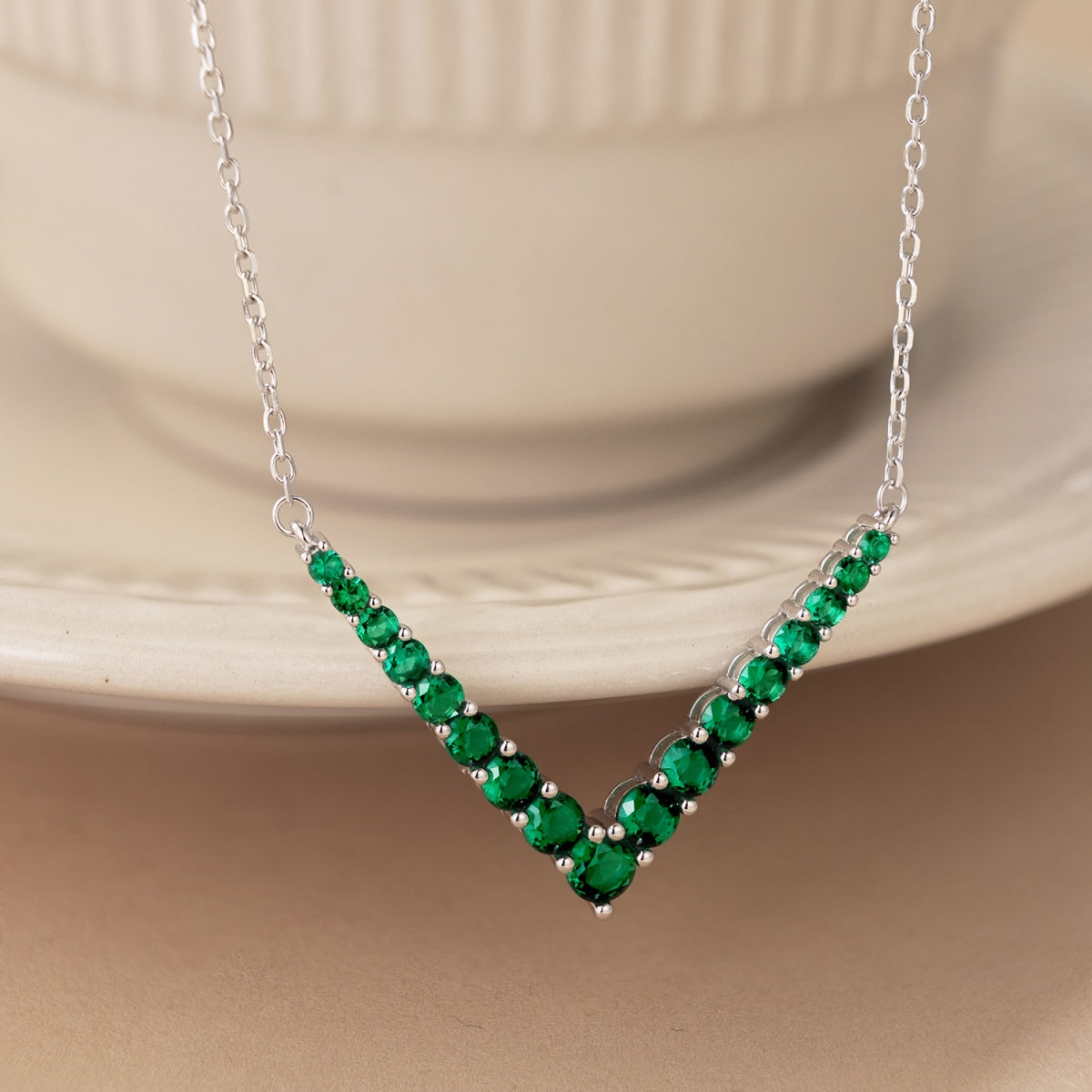 [AURORA]Ornate Round Cut Necklace