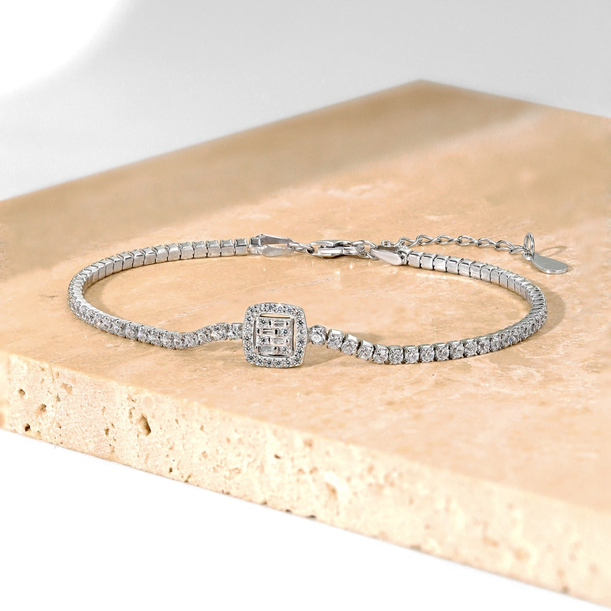 [AURORA]Luxurious Dazzling Square Shape Banquet Bracelet