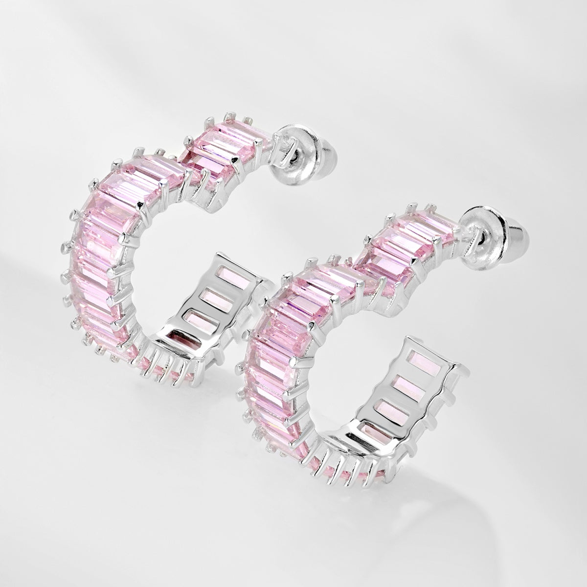[AURORA]Radiant Heart Cutout Earrings