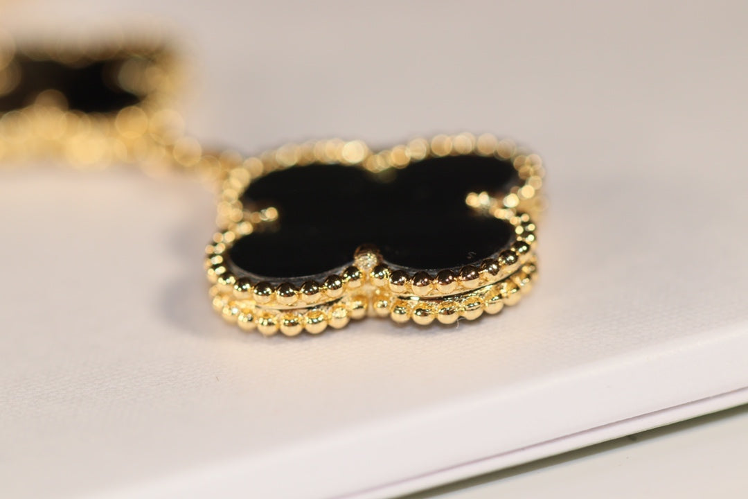 [AURORA]CLOVER EARRINGS GOLD ONYX MOP 3 MOTIF