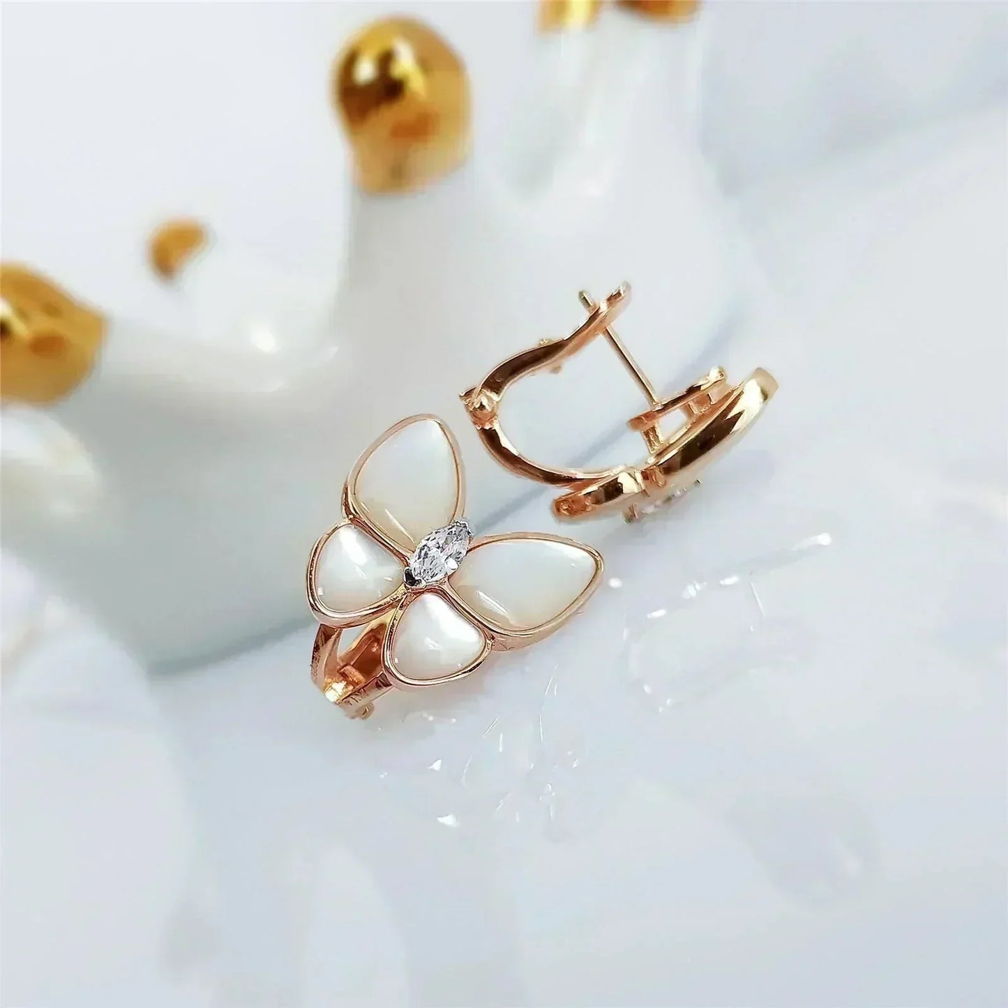 [AURORA]BUTTERFLY MOP DIAMOND EARRINGS