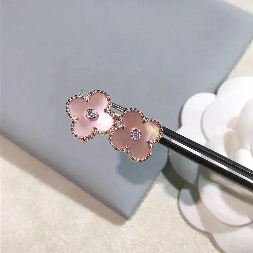 [AURORA]CLOVER MEDIUM 1 MOTIFS  PINK MOP DIAMOND EARRINGS