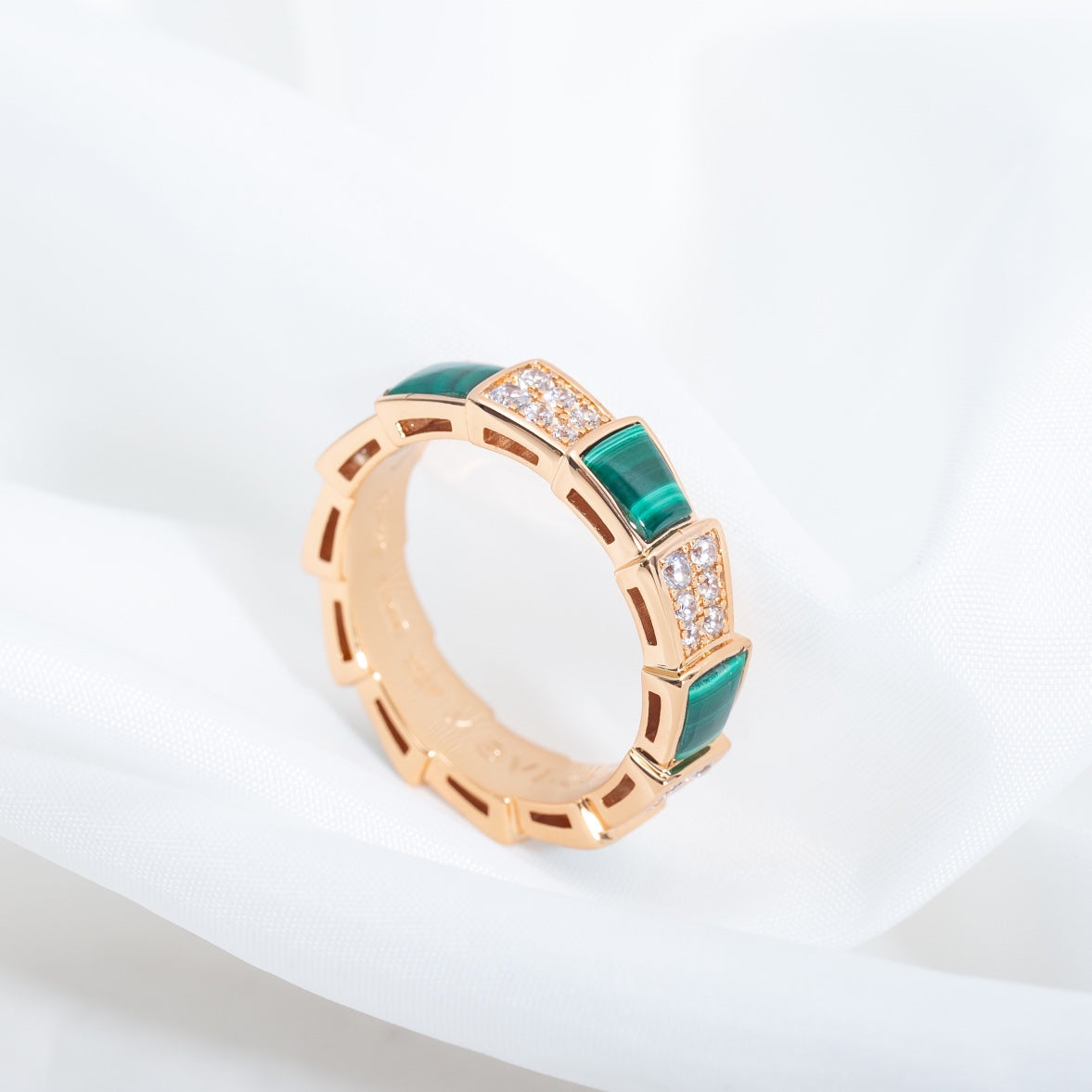 [AURORA]SERPENTI RING PINK GOLD MALACHITE DIAMOND PAVED 4MM