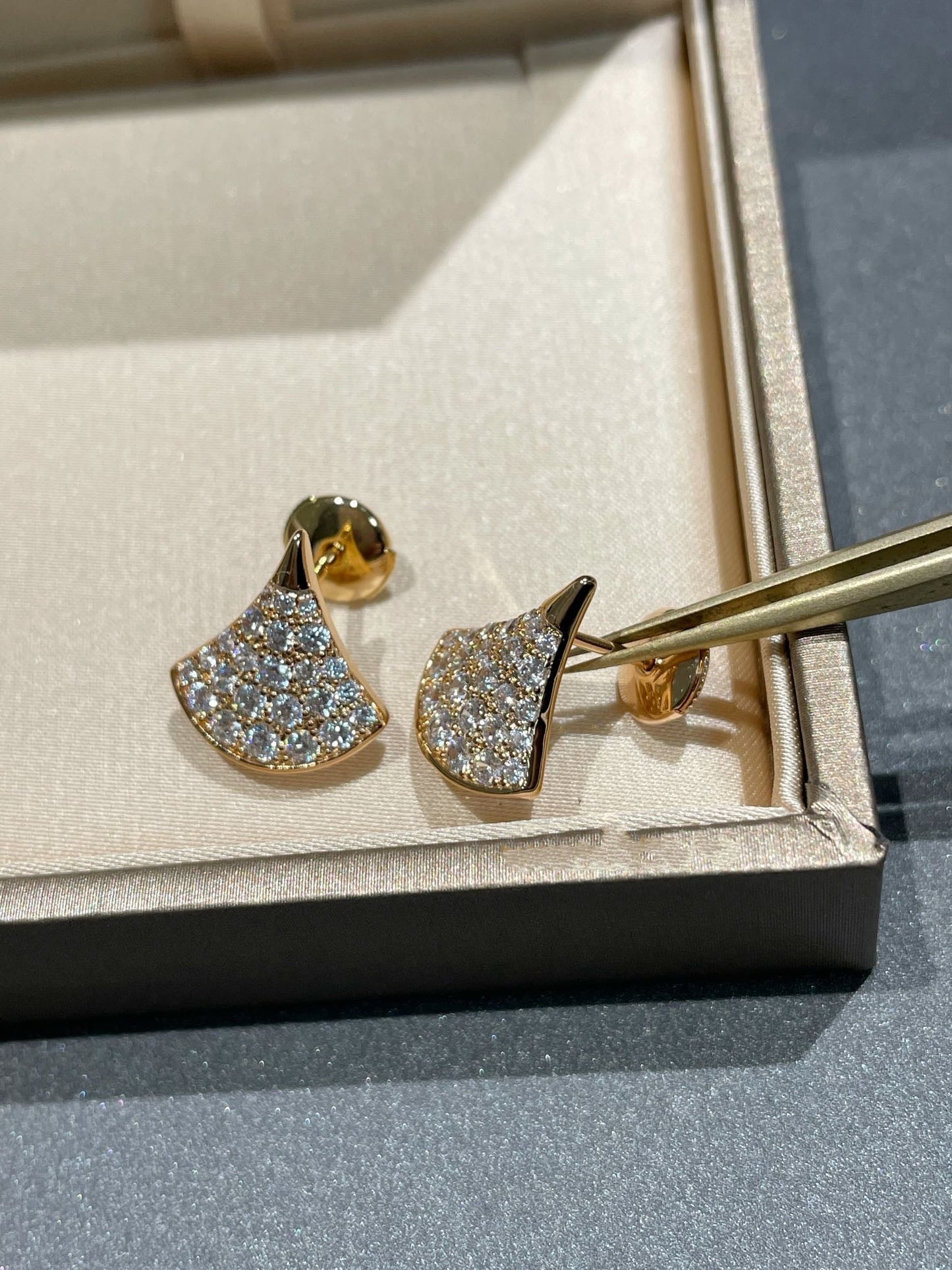 [AURORA]DREAM STUD EARRINGS DIAMOND