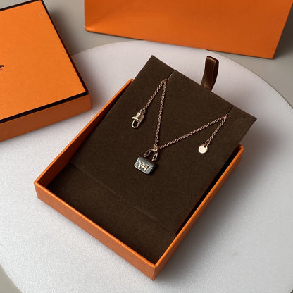 [AURORA]CONSTANCE BLACK PEDANT PINK GOLD NECKLACE