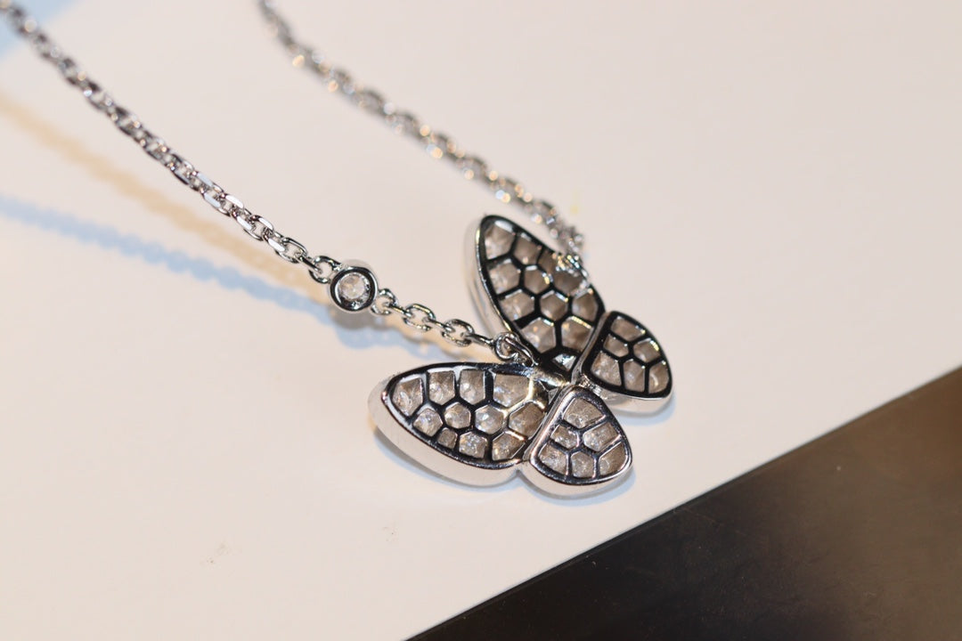 [AURORA]BUTTERFLY DIAMOND NECKLACE