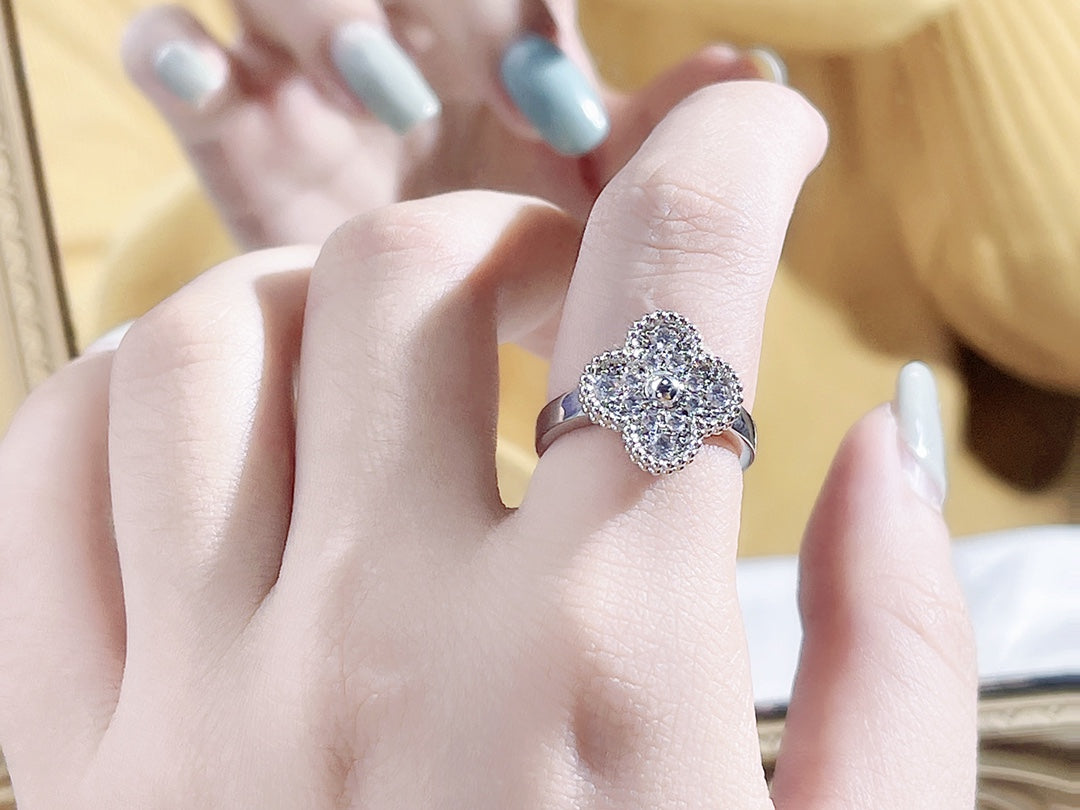 [AURORA]CLOVER DIAMOND RING