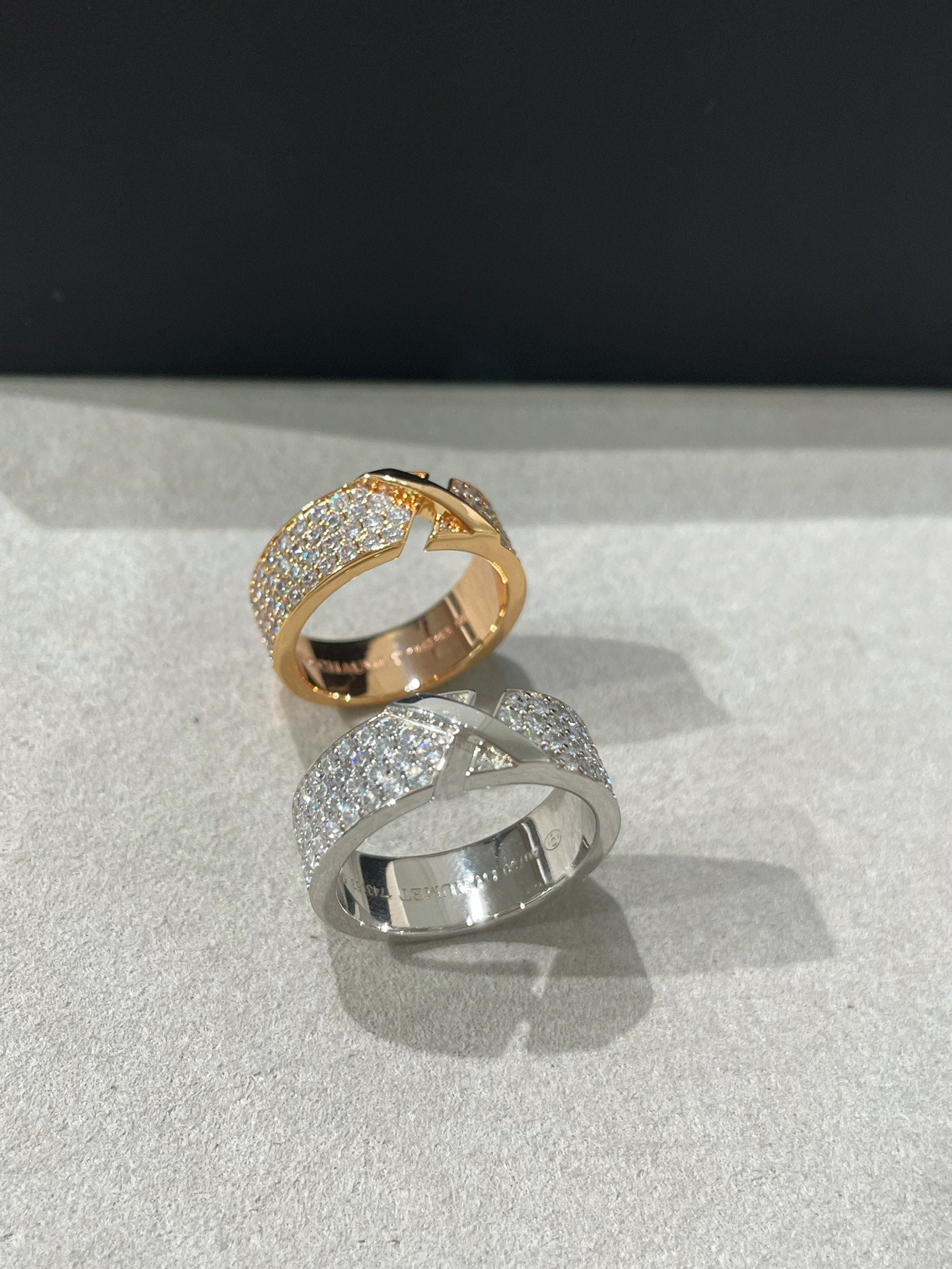 [AURORA]LIENS EVIDENCE  DIAMOND PAVED RING