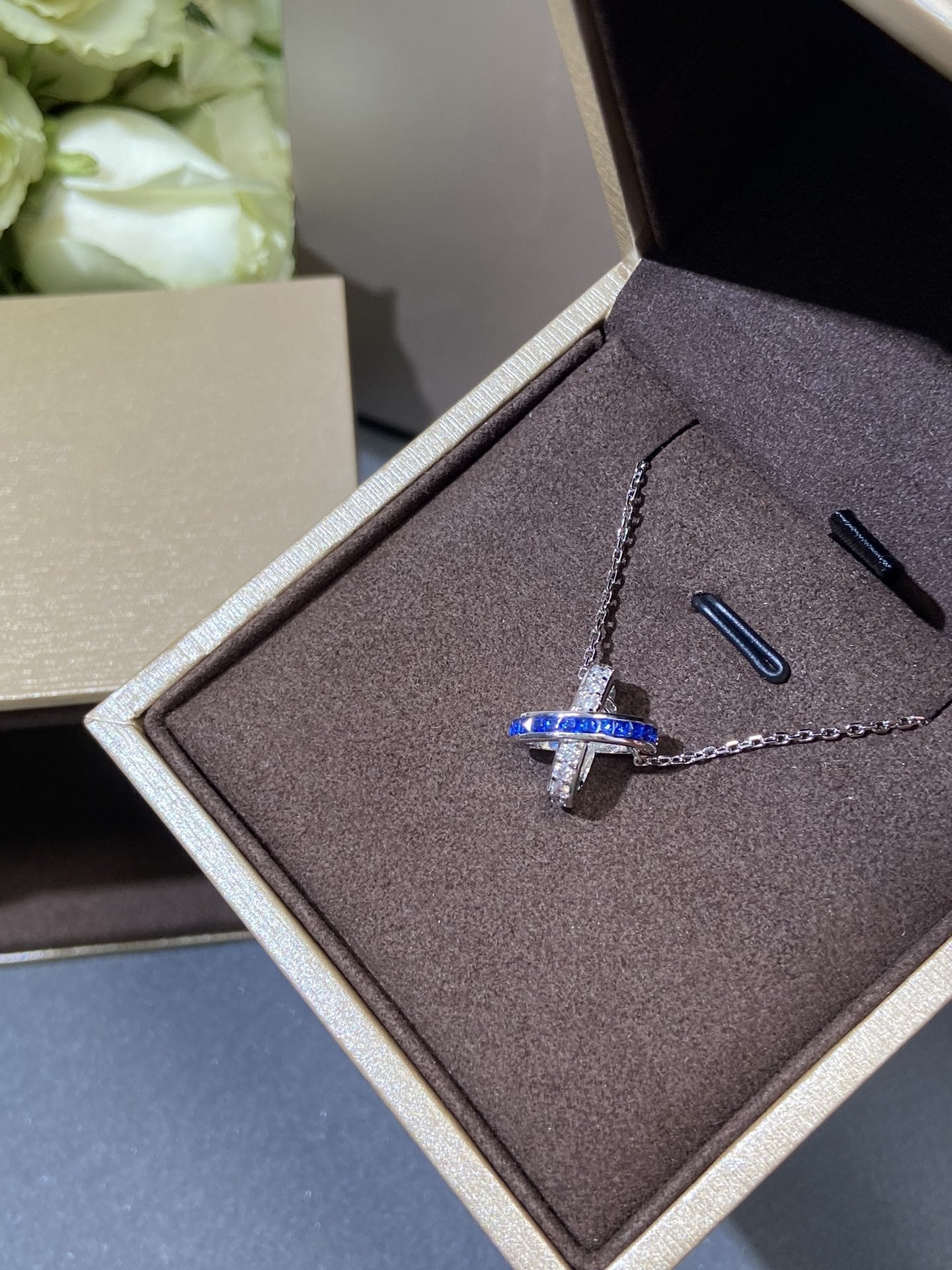 [AURORA]LIENS DIAMOND SILVER NECKLACE