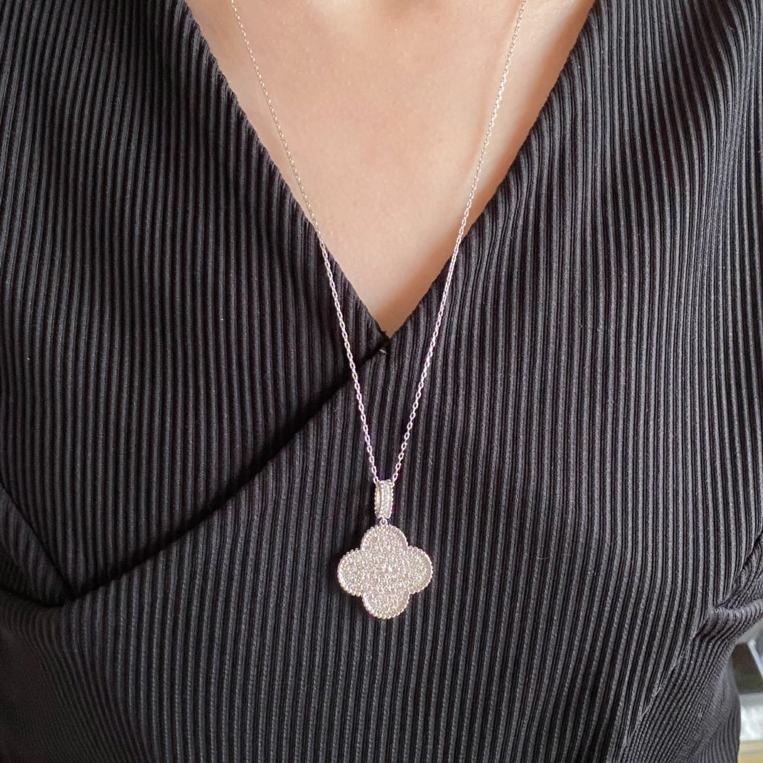 [AURORA]CLOVER 25MM LARGE PEDANT DIAMOND PAVED LONG NECKLACE