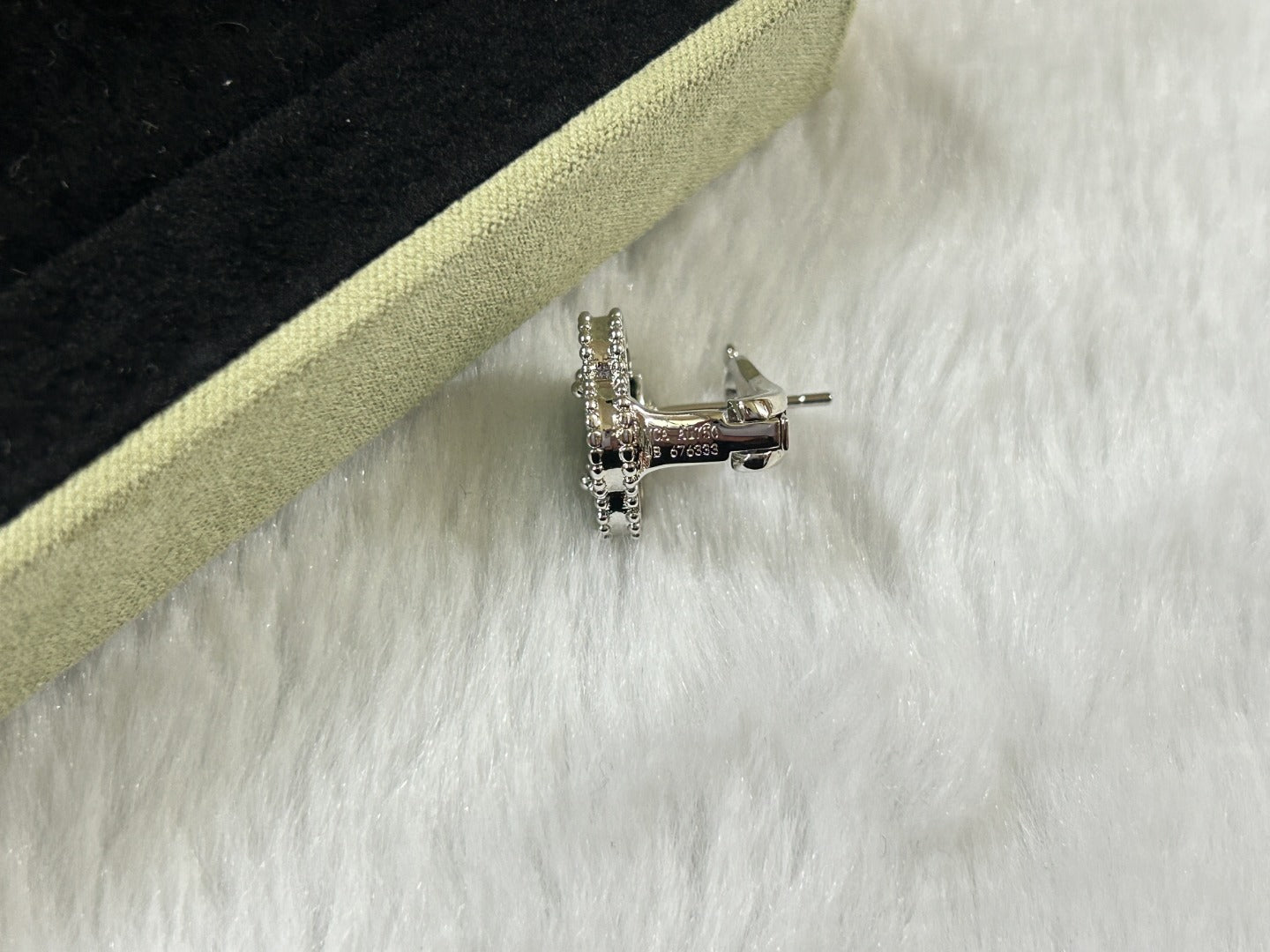 [AURORA]CLOVER PIETERSITE MEDIUM STUD EARRINGS