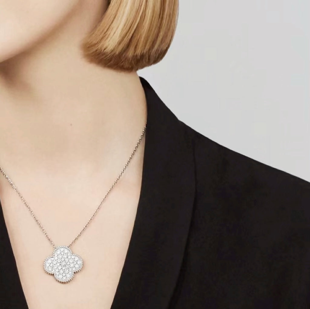 [AURORA]CLOVER 25MM LARGE PENDANT DIAMOND PAVED SILVER NECKLACE