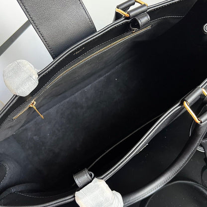 TRIOMPHE 37 BLACK SOFT CALFSKIN HANDBAG