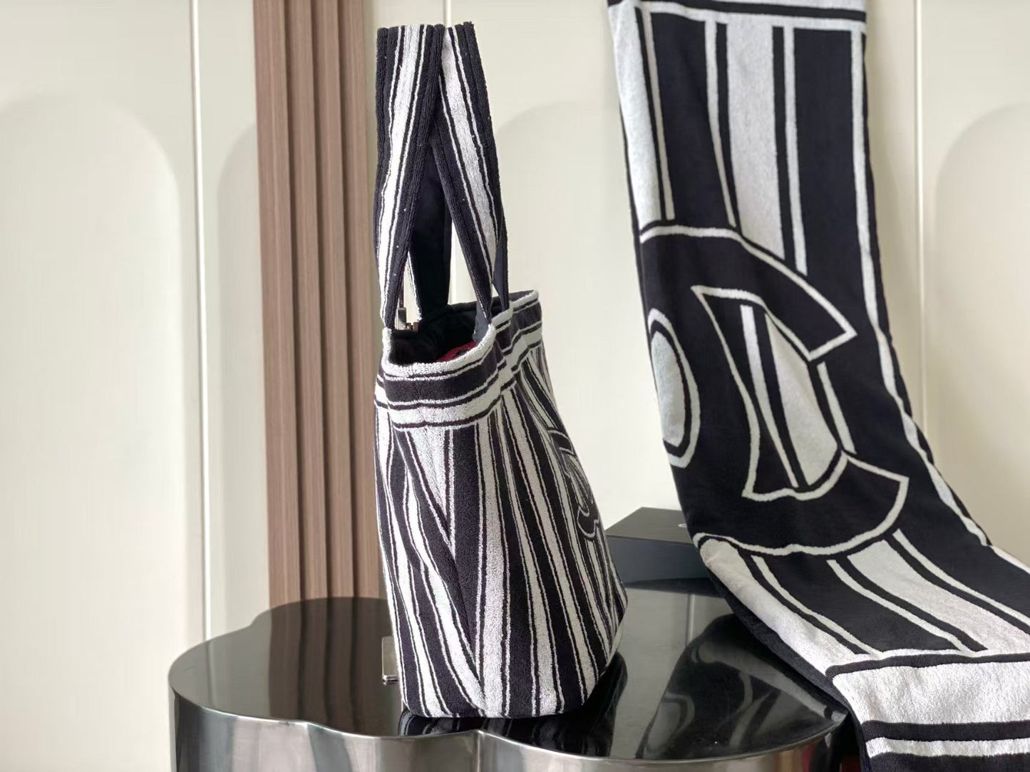 CC 26S BLACK AND WHITE STRIPED BEACH BAG SET