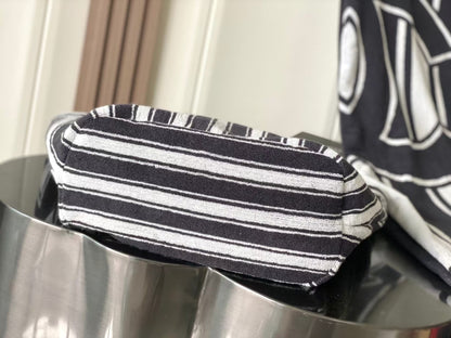 CC 26S BLACK AND WHITE STRIPED BEACH BAG SET