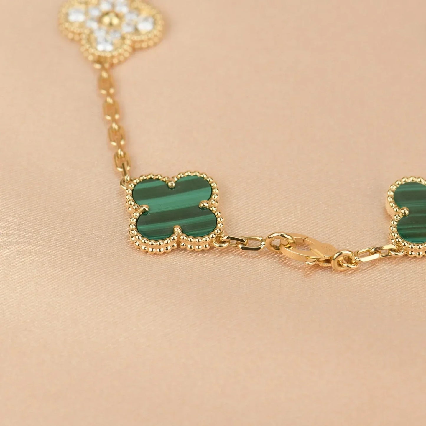 [AURORA]CLOVER 5 MOTIF MALACHITE BRACELET COLLECTION