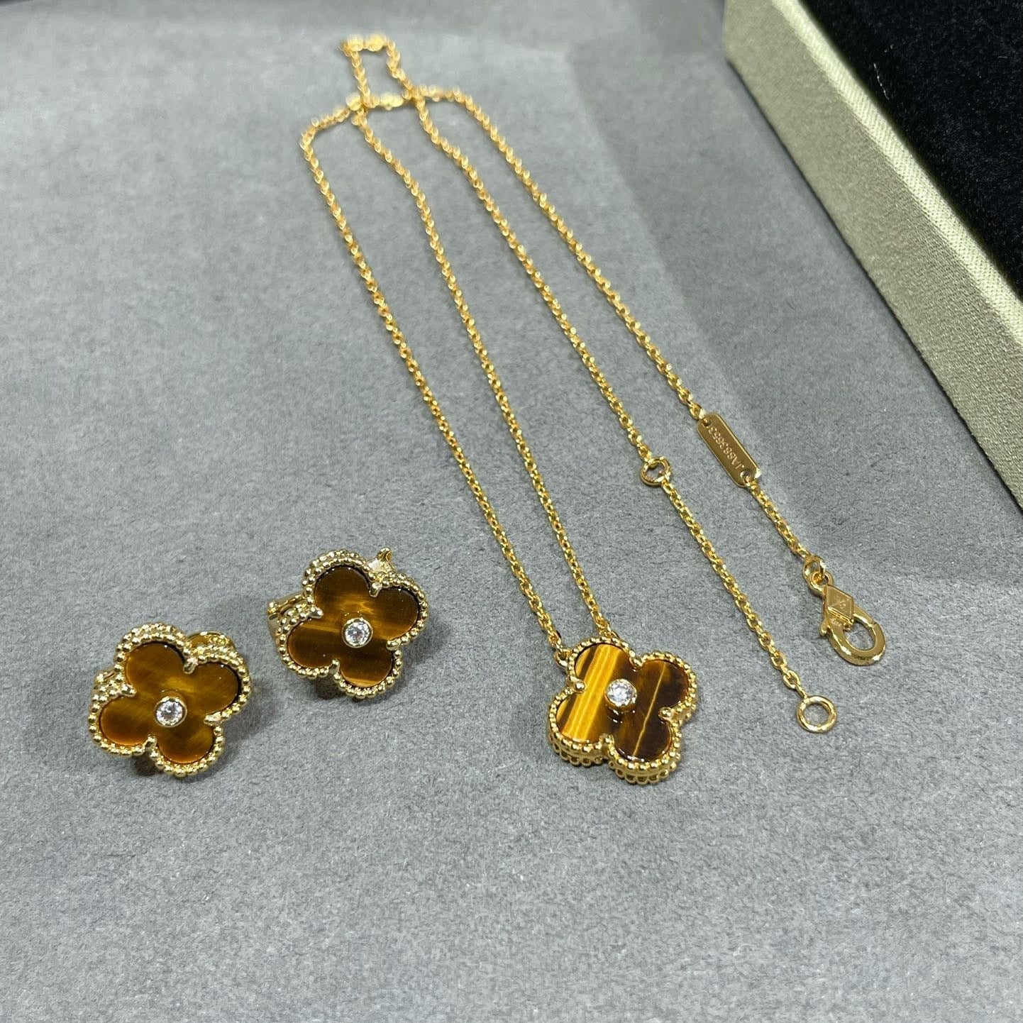 [BasloveJW]CLOVER 15MM DIAMANT UND GELB TIGERAUGE ACHAT halskette