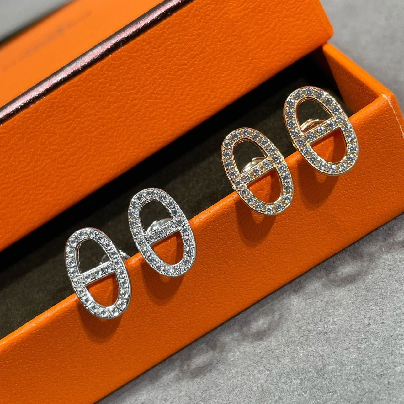 [AURORA]HM FULL DIAMOND PIG NOSE STUD EARRINGS