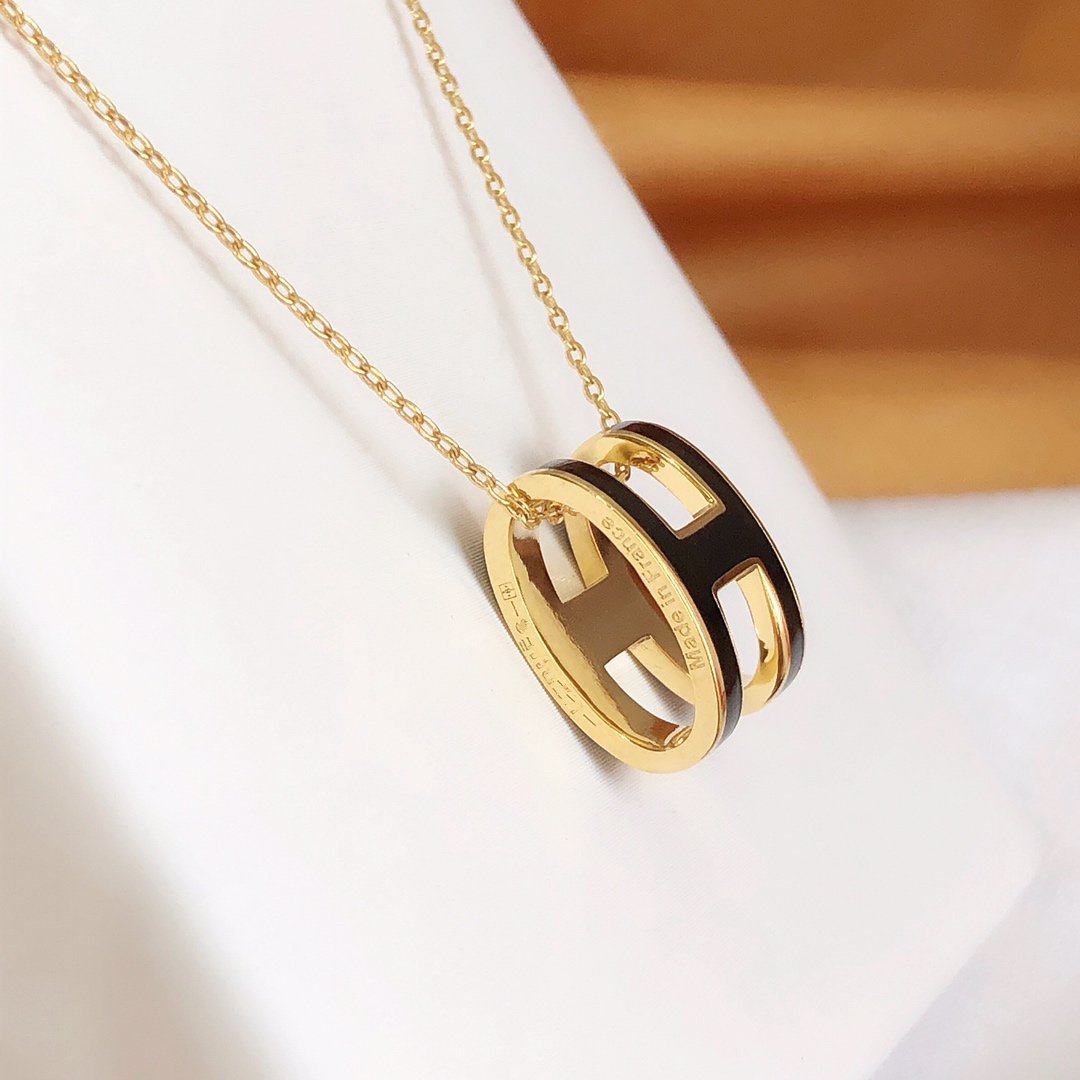 [AURORA]HM CLIC BLACK ENAMEL GOLD NECKLACE