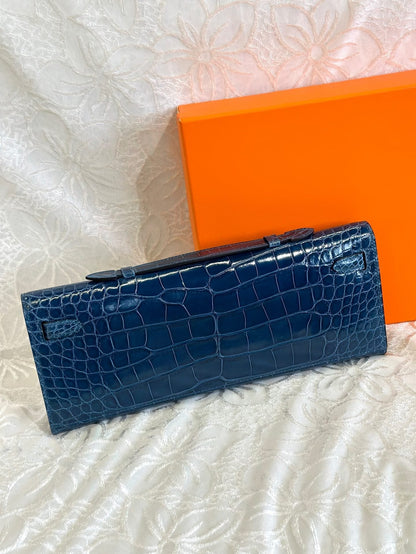 KELLY CUT 31 IN NAVY BLUE SHINNY ALLIGATOR LEATHER WITH SILVER HARDWARE (MADE-TO-ODER)