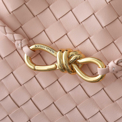 MEDIUM ANDIAMO 32 IN LIGHT PINK LAMBSKIN