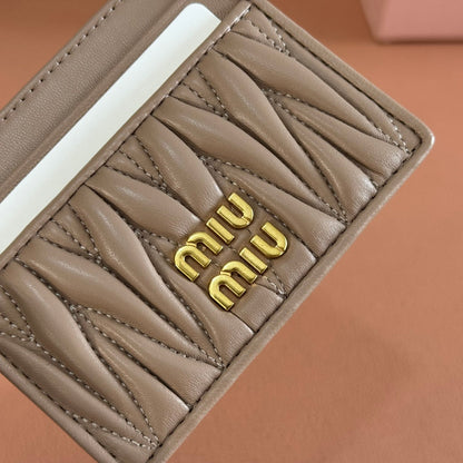 MATELASSÉ NAPPA LEATHER CARD HOLDER TAUPE GRAY