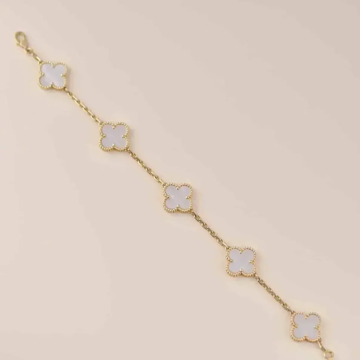 [AURORA]CLOVER WHITE PEARL MOP 5 MOTIF BRACELET COLLECTION