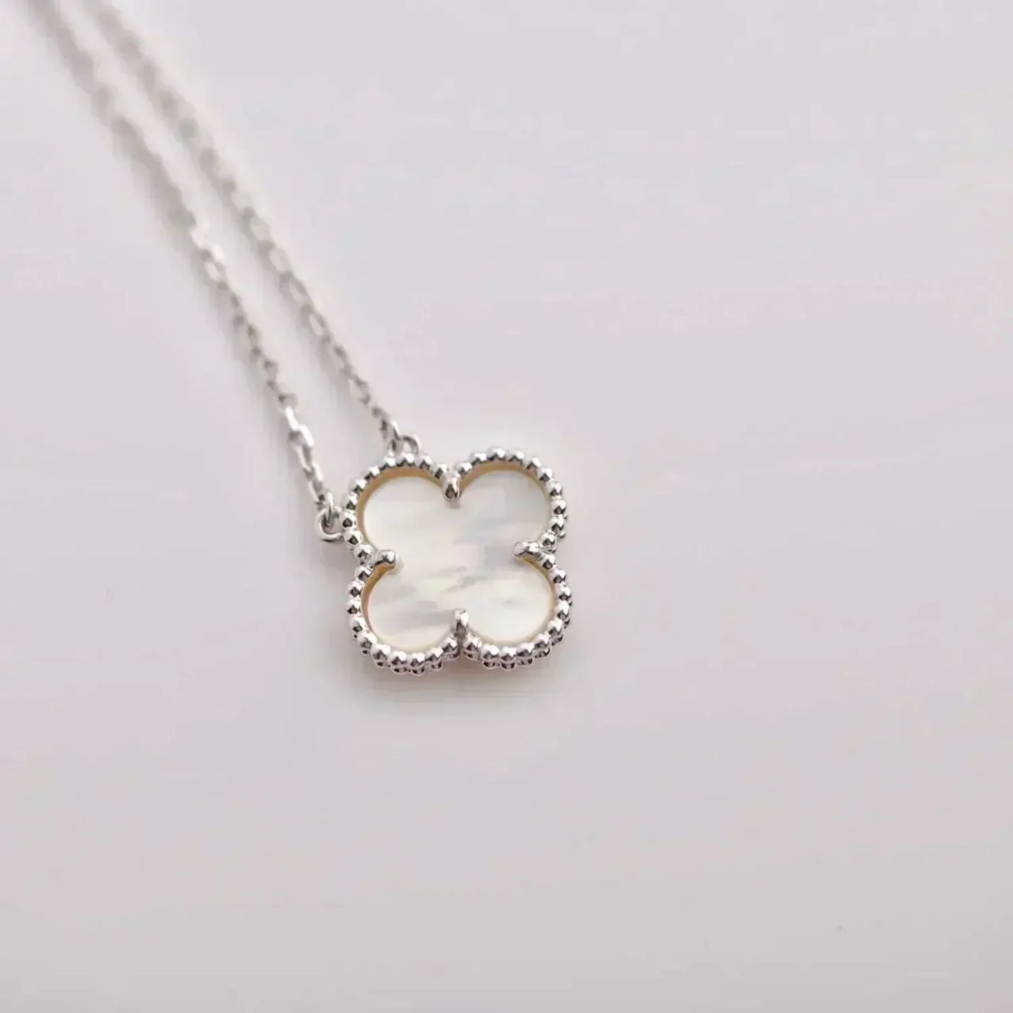 [basloveJW]CLOVER 15MM WEISS PERLMUTT SILBER