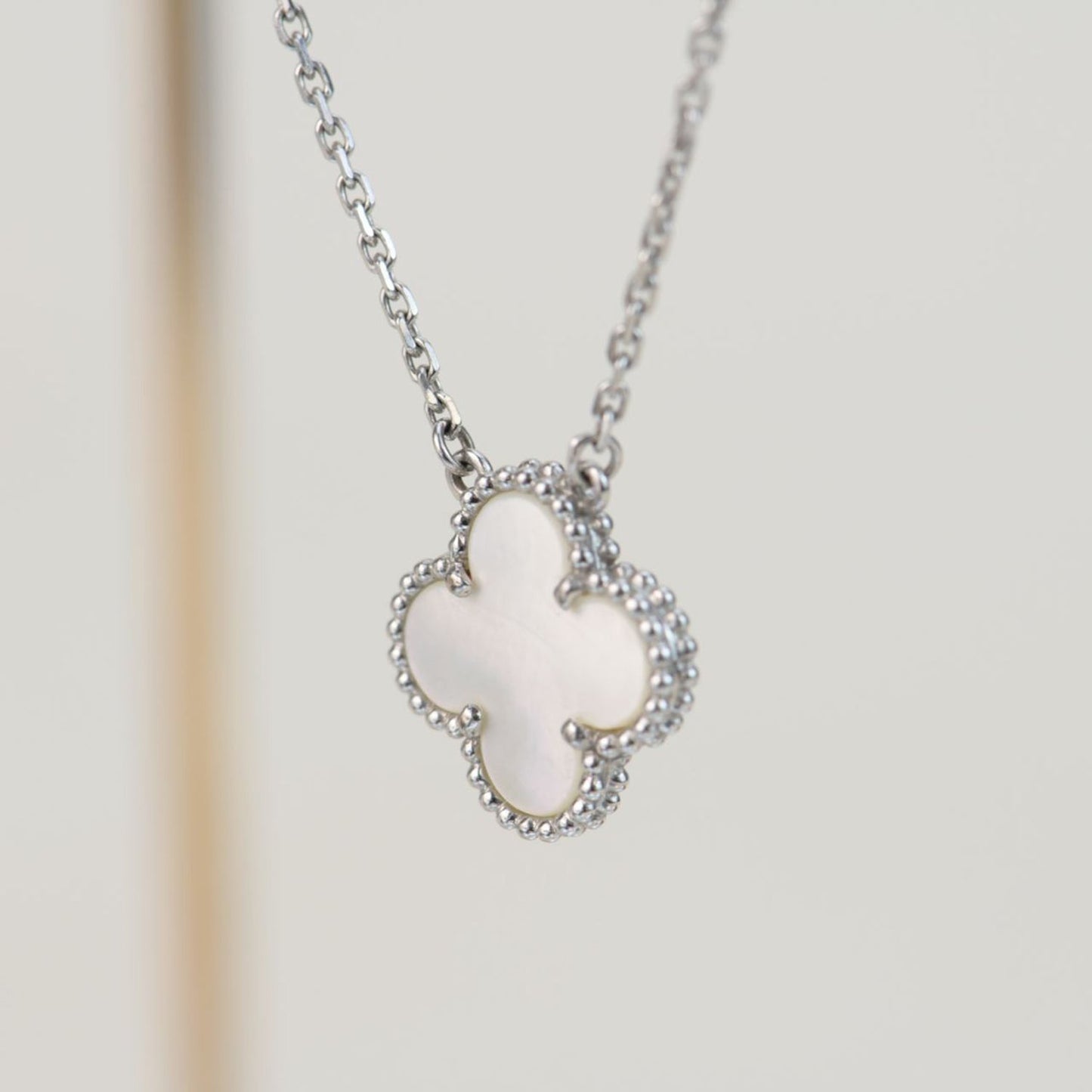[basloveJW]CLOVER 15MM WEISS PERLMUTT SILBER