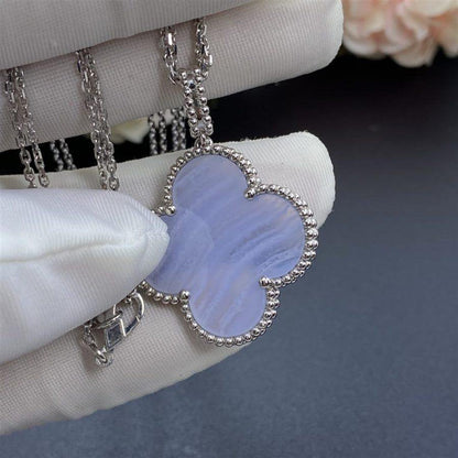 [AURORA]CLOVER SILVER CHALCEDONY BIG CLOVER NECKLACE